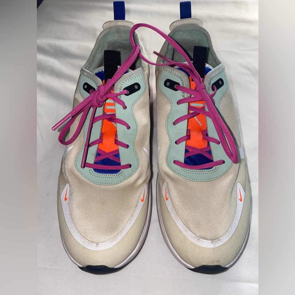 Nike Women’s Air Max DIA Low Athletic Sneakers Size 7.5 C13898-200